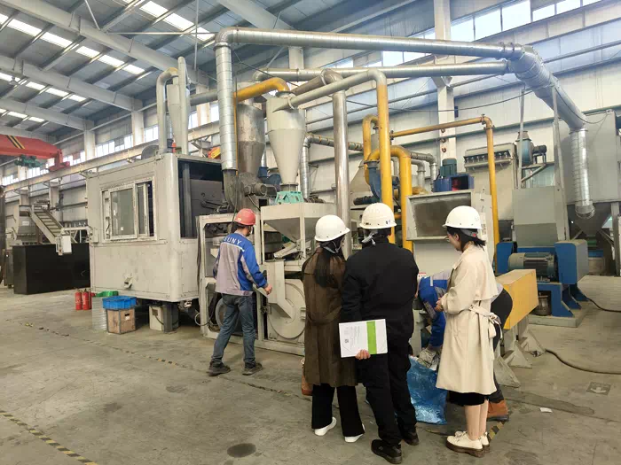 Bangladeshi customers inspect aluminum plastic recycling equipment