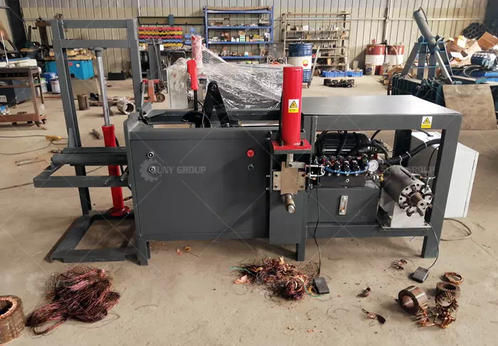 Motor scrap dismantling machine