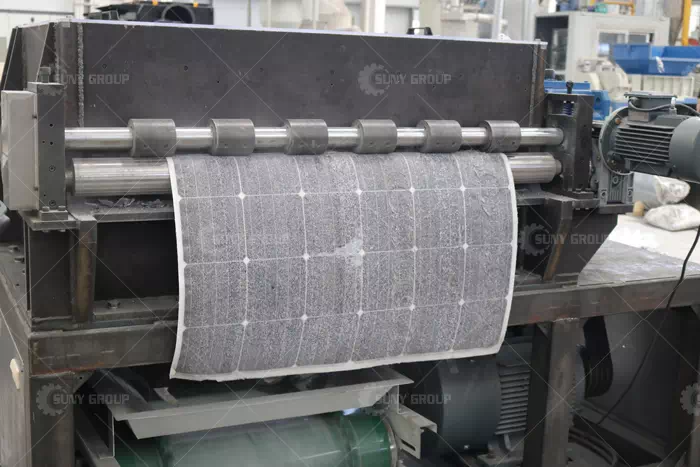 Scrap solar panel dismantling and recycling equipment