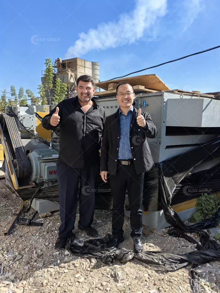 Single Shaft Shredder Customer Site in Russia