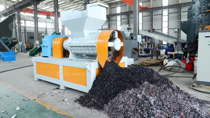 Spiral Pulverizer for Soft Material Recycling Spiral Pulverizer for Soft Material Recycling