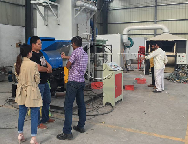 Customers in the watch the cable wire recycling machine operation